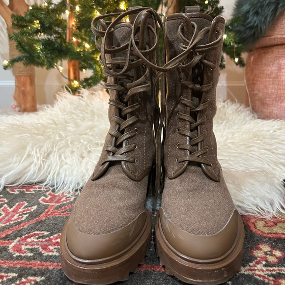 COPY - Tamara Mellon Runway Combat Boots 2” Platform Wool Leather Trim Women’s … - Picture 5 of 16